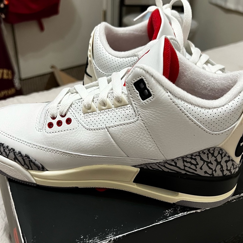 Air Jordan 3 Retro - Picture 2 of 3